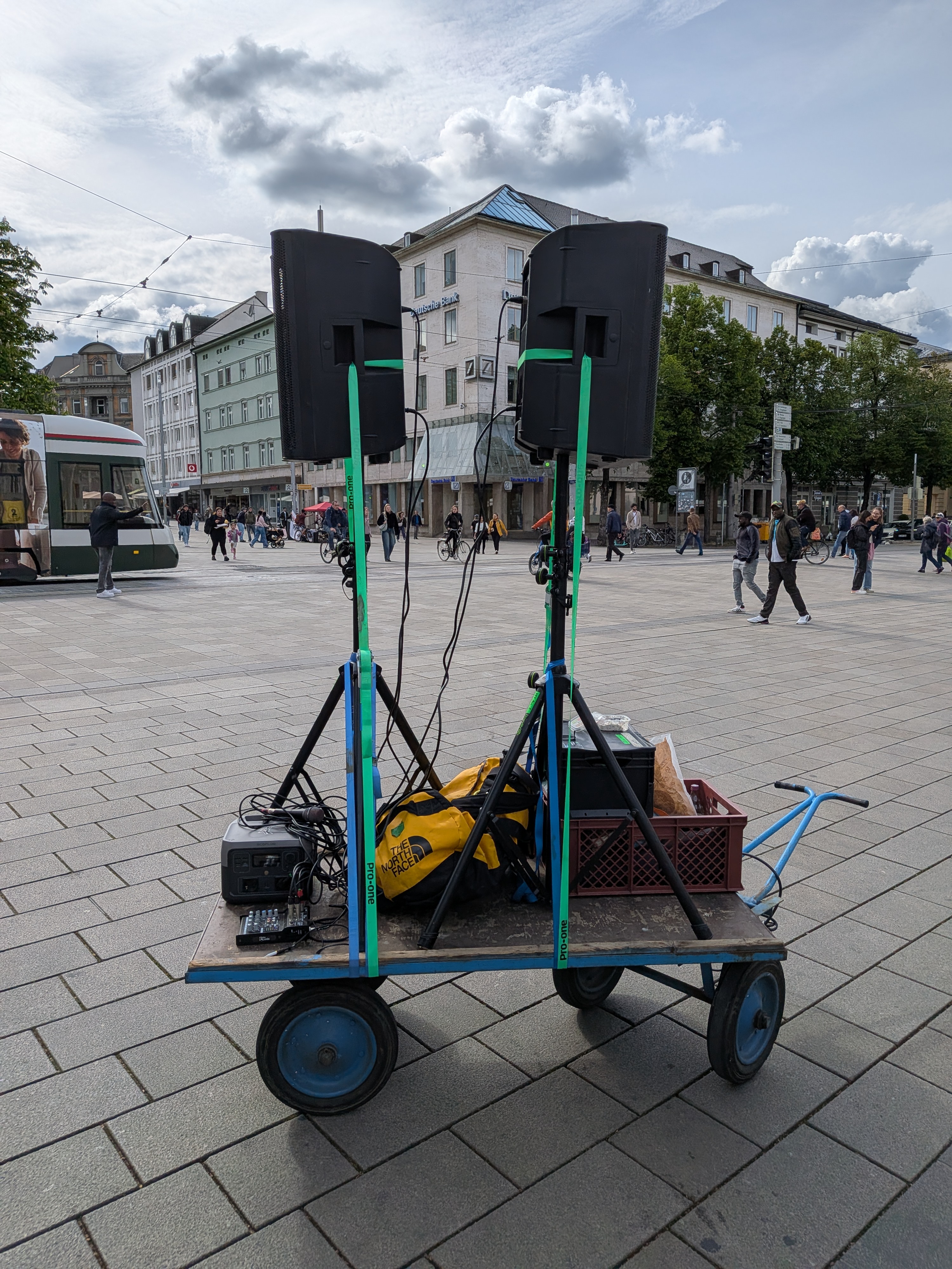 Der Handwagen als Lautsprecherfahrzeug